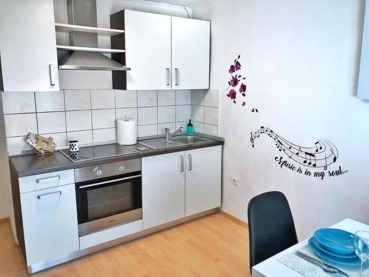 1Br Apartment On The Most Beautiful Street In Ljubljana Center المظهر الخارجي الصورة