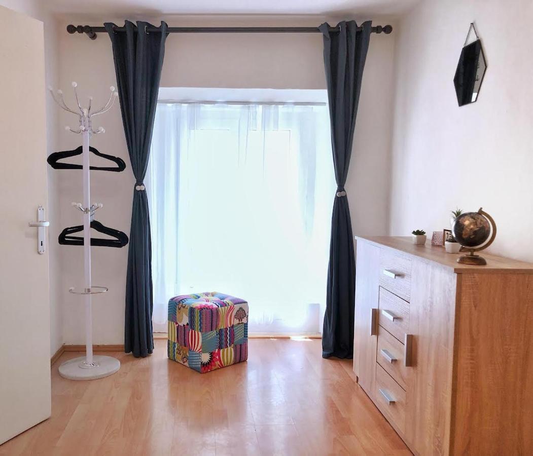 1Br Apartment On The Most Beautiful Street In Ljubljana Center المظهر الخارجي الصورة